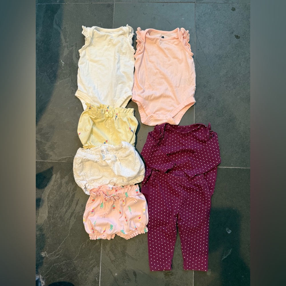 Set of 7 Baby Gap 3-6 month mix and match sets 100% cotton